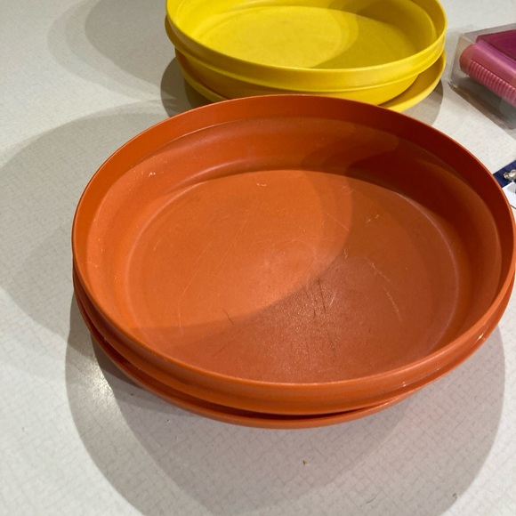 Tupperware vintage  #1336 8” Serv and Stor - Picture 4 of 6